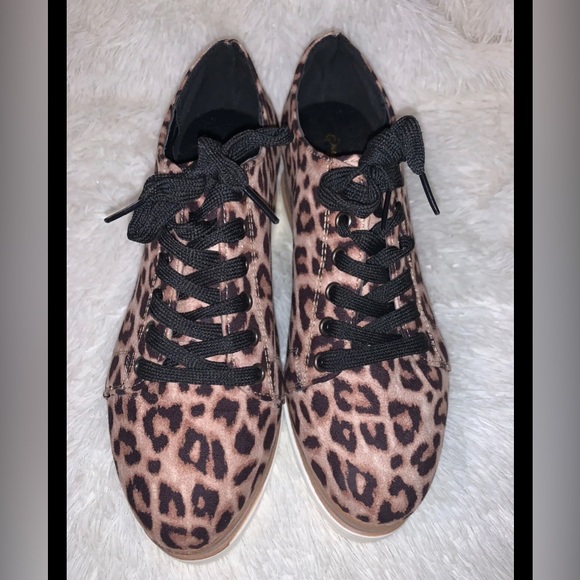 Qupid Women’s Animal Print Platform Sneakers Sz 6 (All Man Made Material) NWOB - Picture 2 of 10